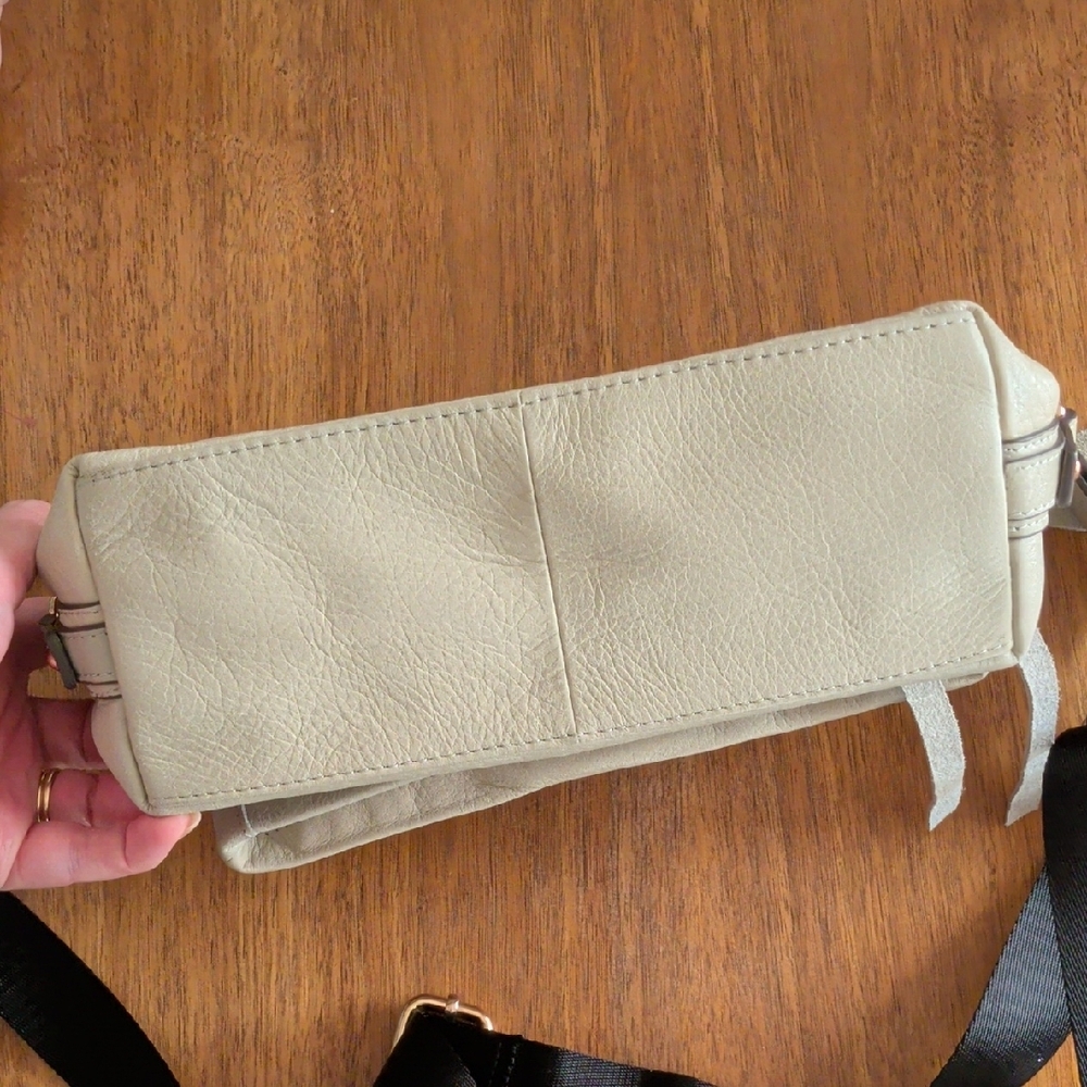 Aimee Kestenberg Zip Me Up Elephant Gray Crossbody Bag - Picture 8 of 11